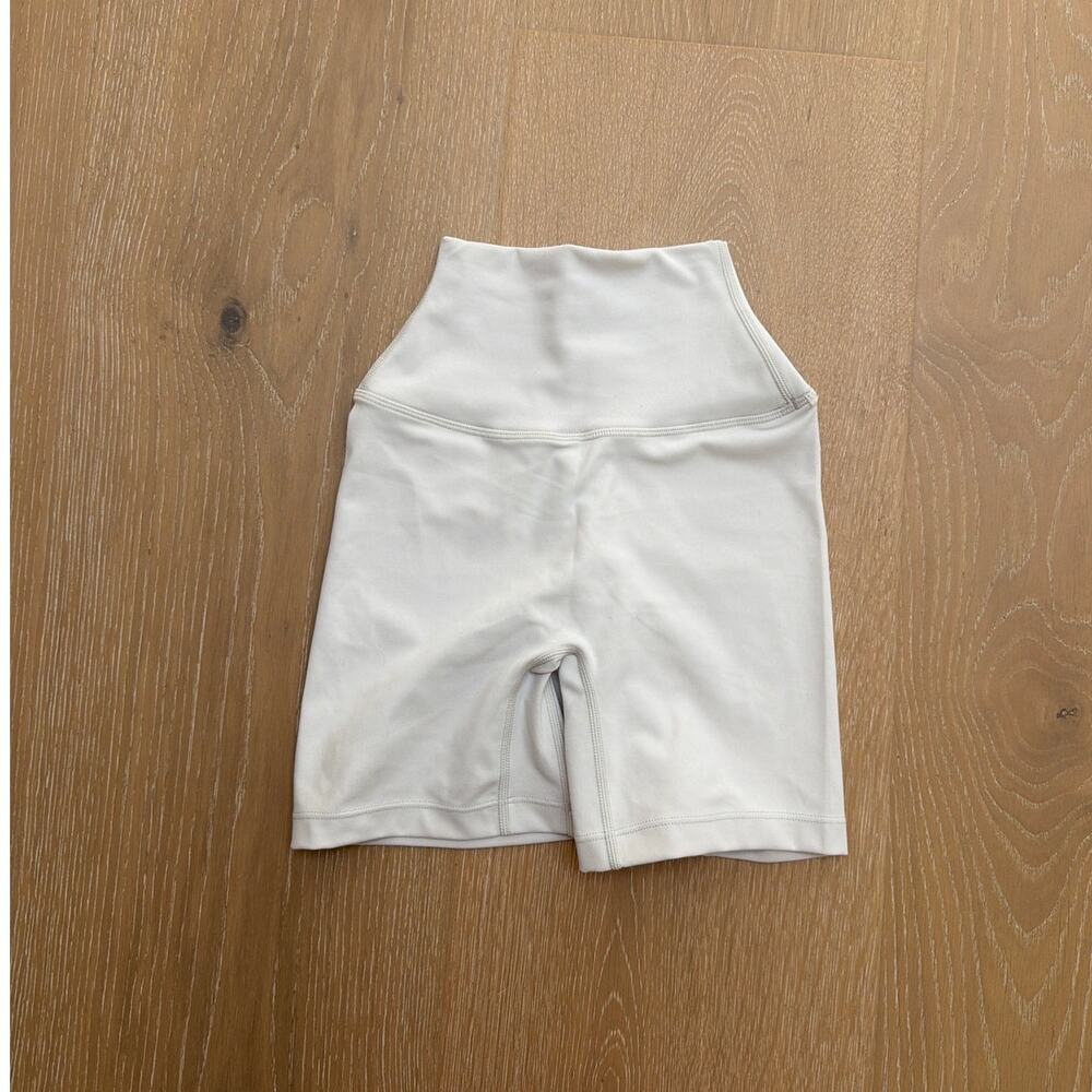 CSB Form Bike Shorts Scrunch Size XXS Bone Off White
